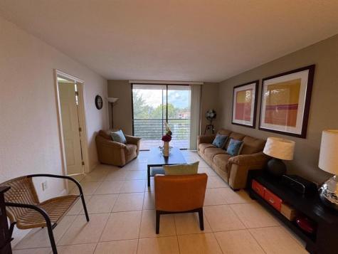 900 Colony Point Circle Pembroke Pines FL 33026