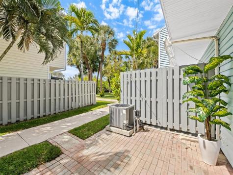 1989 NE 15th Avenue Fort Lauderdale FL 33305