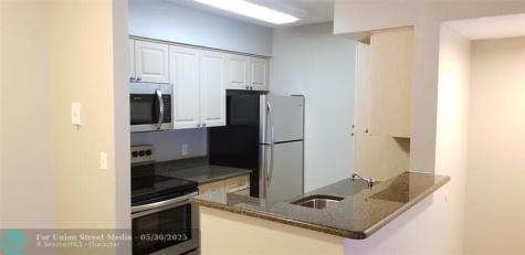 2846 S University Drive Davie FL 33328