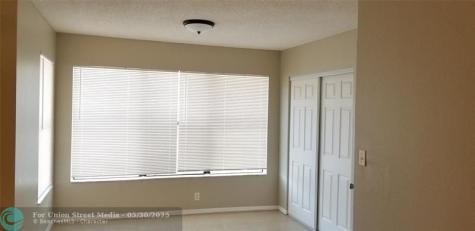 2846 S University Drive Davie FL 33328