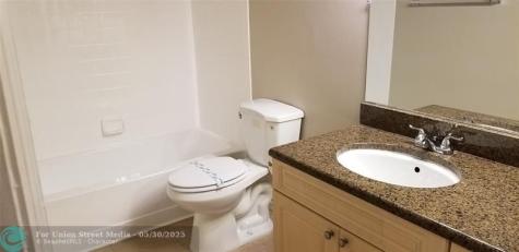 2846 S University Drive Davie FL 33328