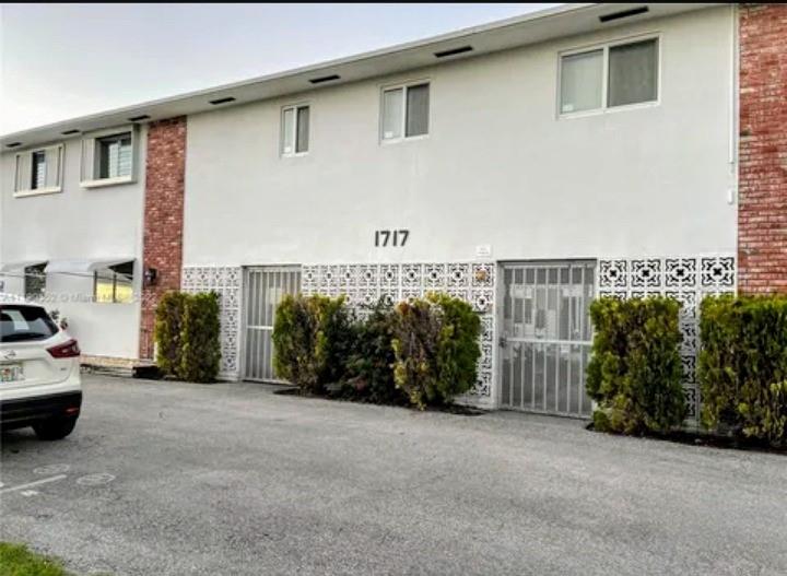 1717 Rodman Street Hollywood FL 33020