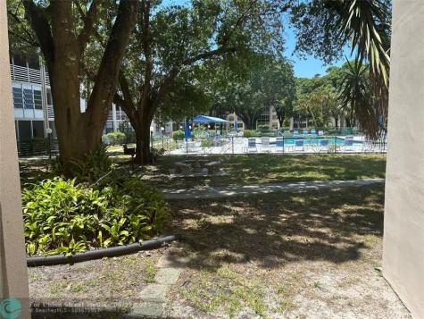 2601 NW 48th Terrace Lauderdale Lakes FL 33313