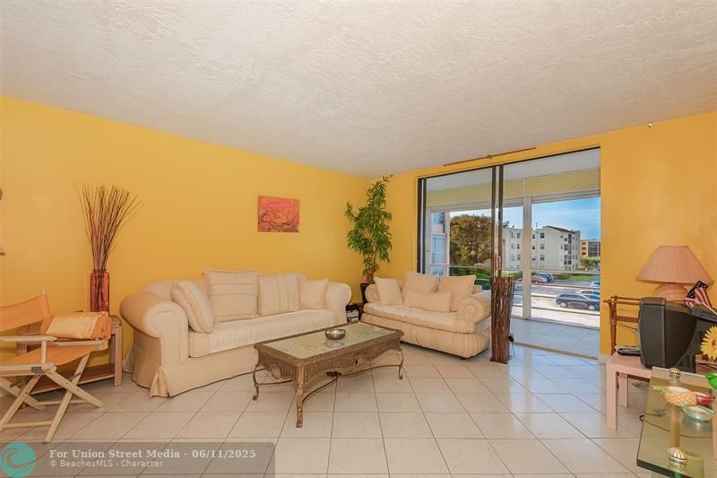 2861 Somerset Drive Lauderdale Lakes FL 33311