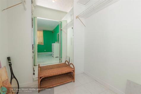 2861 Somerset Drive Lauderdale Lakes FL 33311