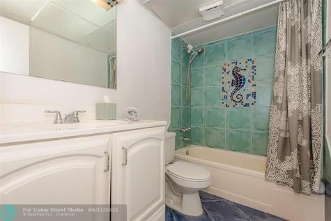 2861 Somerset Drive Lauderdale Lakes FL 33311