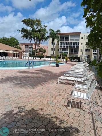 2861 Somerset Drive Lauderdale Lakes FL 33311