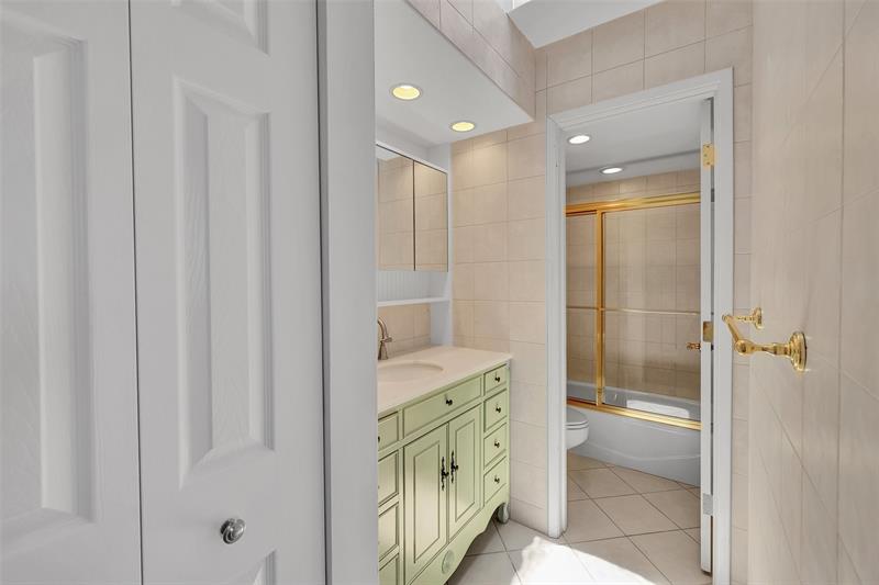 1100 SE 5 Court Pompano Beach FL 33060