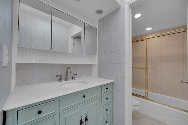 1100 SE 5 Court Pompano Beach FL 33060