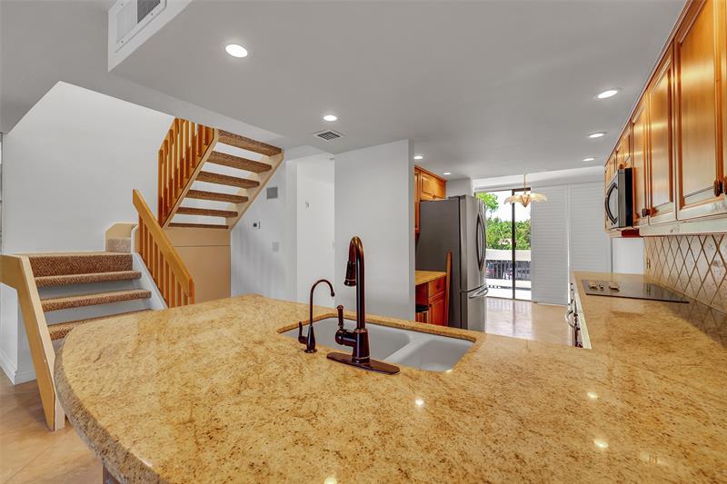 1100 SE 5 Court Pompano Beach FL 33060