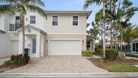6993 Pines Circle Coconut Creek FL 33073