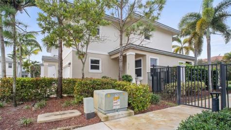 6993 Pines Circle Coconut Creek FL 33073