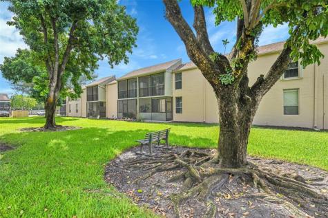 7173 Orange Drive Davie FL 33314