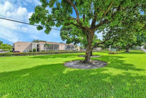 7173 Orange Drive Davie FL 33314
