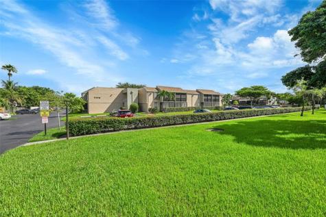 7173 Orange Drive Davie FL 33314
