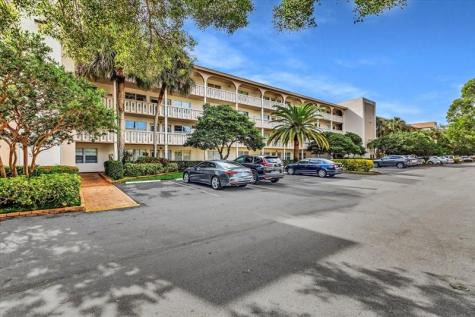 2102 Lucaya Bend Coconut Creek FL 33066
