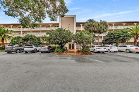 2102 Lucaya Bend Coconut Creek FL 33066