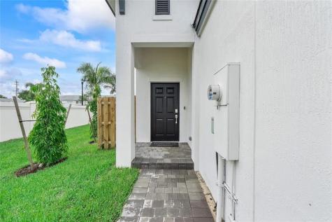 4973 Oakmont Drive Dania Beach FL 33312