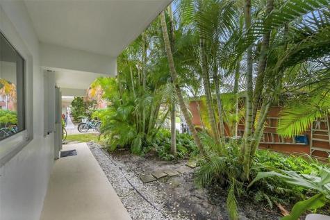 3215 SE 10th Street Pompano Beach FL 33062