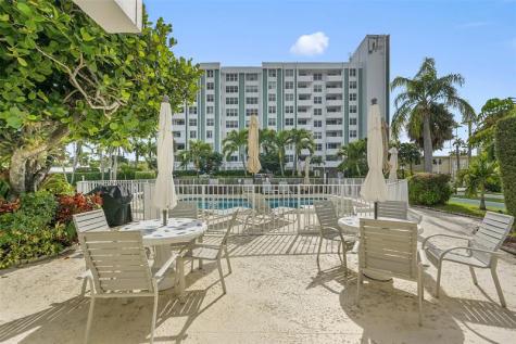 3215 SE 10th Street Pompano Beach FL 33062