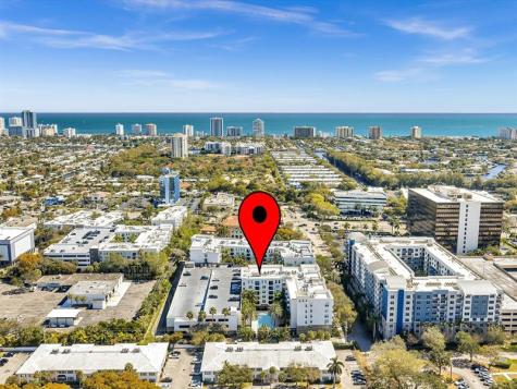 2421 NE 65th Street Fort Lauderdale FL 33308