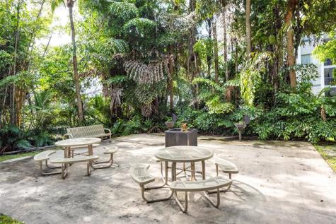 761 N Pine Island Road Plantation FL 33324