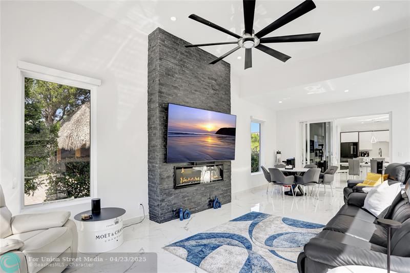 359 Sundial Circle Margate FL 33068