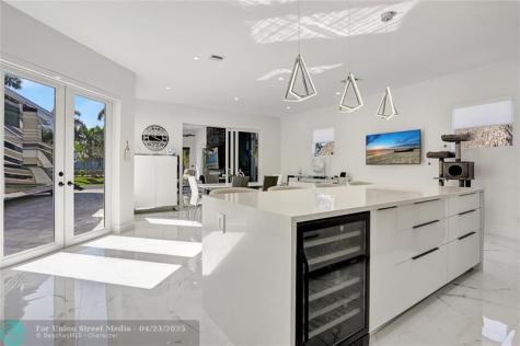 359 Sundial Circle Margate FL 33068