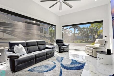 359 Sundial Circle Margate FL 33068