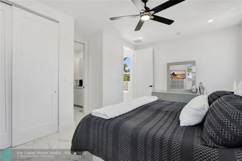 359 Sundial Circle Margate FL 33068