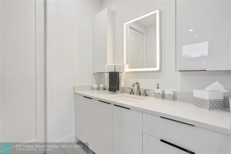 359 Sundial Circle Margate FL 33068