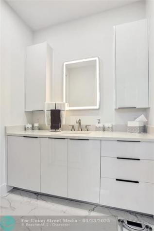 359 Sundial Circle Margate FL 33068