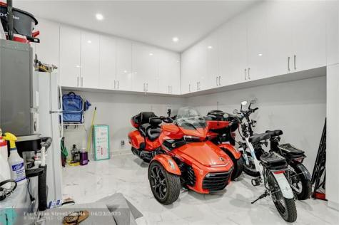 359 Sundial Circle Margate FL 33068