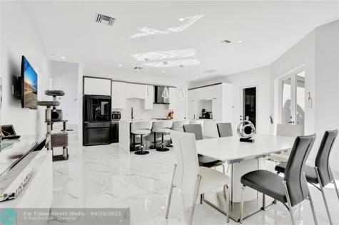 359 Sundial Circle Margate FL 33068