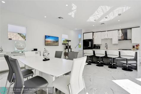 359 Sundial Circle Margate FL 33068