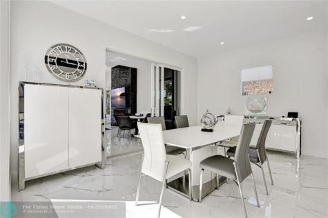 359 Sundial Circle Margate FL 33068