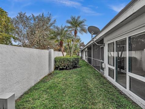 6796 N Pine Island Road Tamarac FL 33321