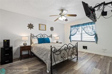 10123 Sunrise Lakes Boulevard Sunrise FL 33322