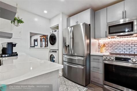 10123 Sunrise Lakes Boulevard Sunrise FL 33322