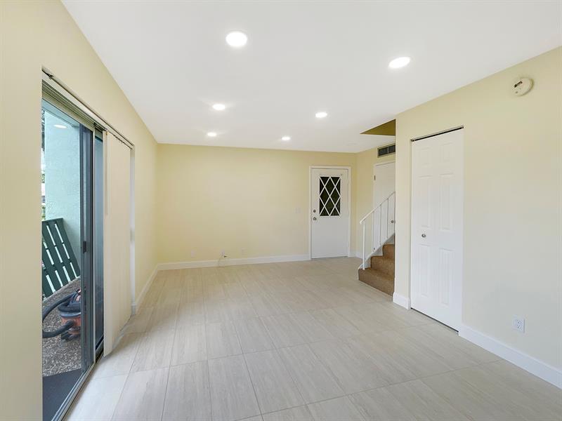 8921 NW 28th Drive Coral Springs FL 33065