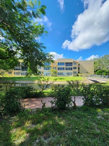 5851 NW 62nd Avenue Tamarac FL 33319