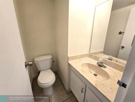 4334 NW 9th Avenue Deerfield Beach FL 33064