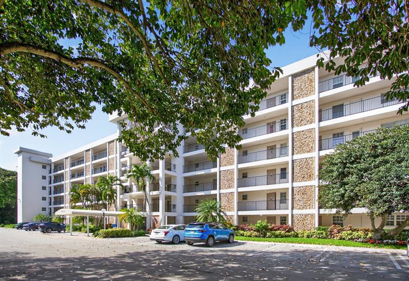 2801 N Palm Aire Drive Pompano Beach FL 33069