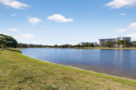 2801 N Palm Aire Drive Pompano Beach FL 33069