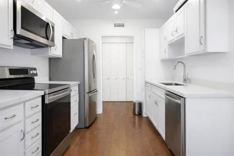 3800 Hillcrest Drive Hollywood FL 33021