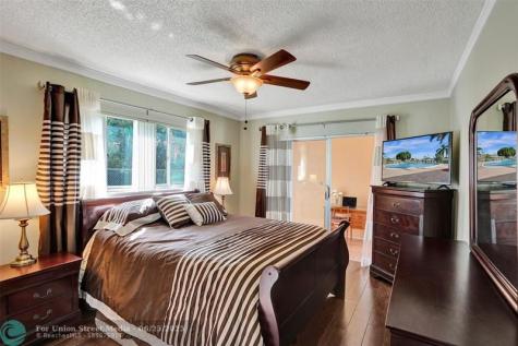 3322 Cynthia Lane Lake Worth Beach FL 33461