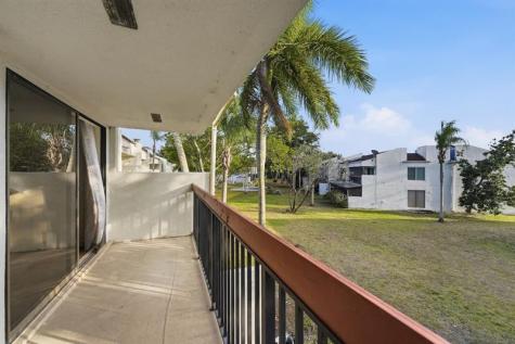6678 Racquet Club Drive Fort Lauderdale FL 33319