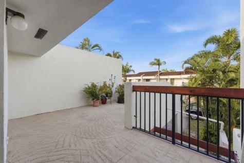 6678 Racquet Club Drive Fort Lauderdale FL 33319