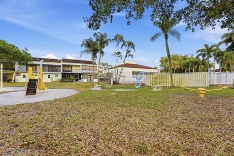 6678 Racquet Club Drive Fort Lauderdale FL 33319