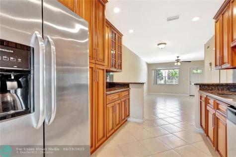 7290 NW 1st Street Margate FL 33063